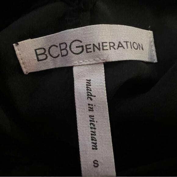 BCBGeneration V Neck Plunge Flutter Sleeve Waterfall Ruffle Mini Black Dress - Picture 9 of 12